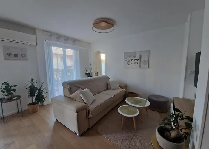 2 Pieces Centre Apartment